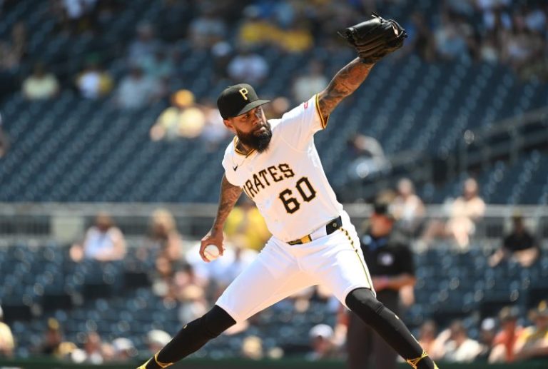 Pirates reliever suspended, fined for fan altercation
