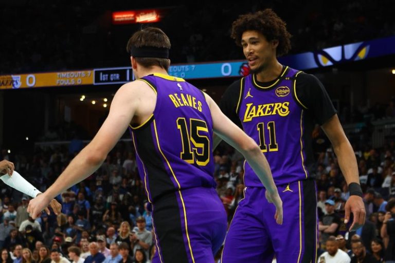 Reports: Jaxson Hayes agrees to return to Lakers