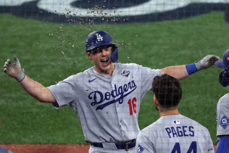 Dodgers strike back to even World Series in Toronto on late home runs